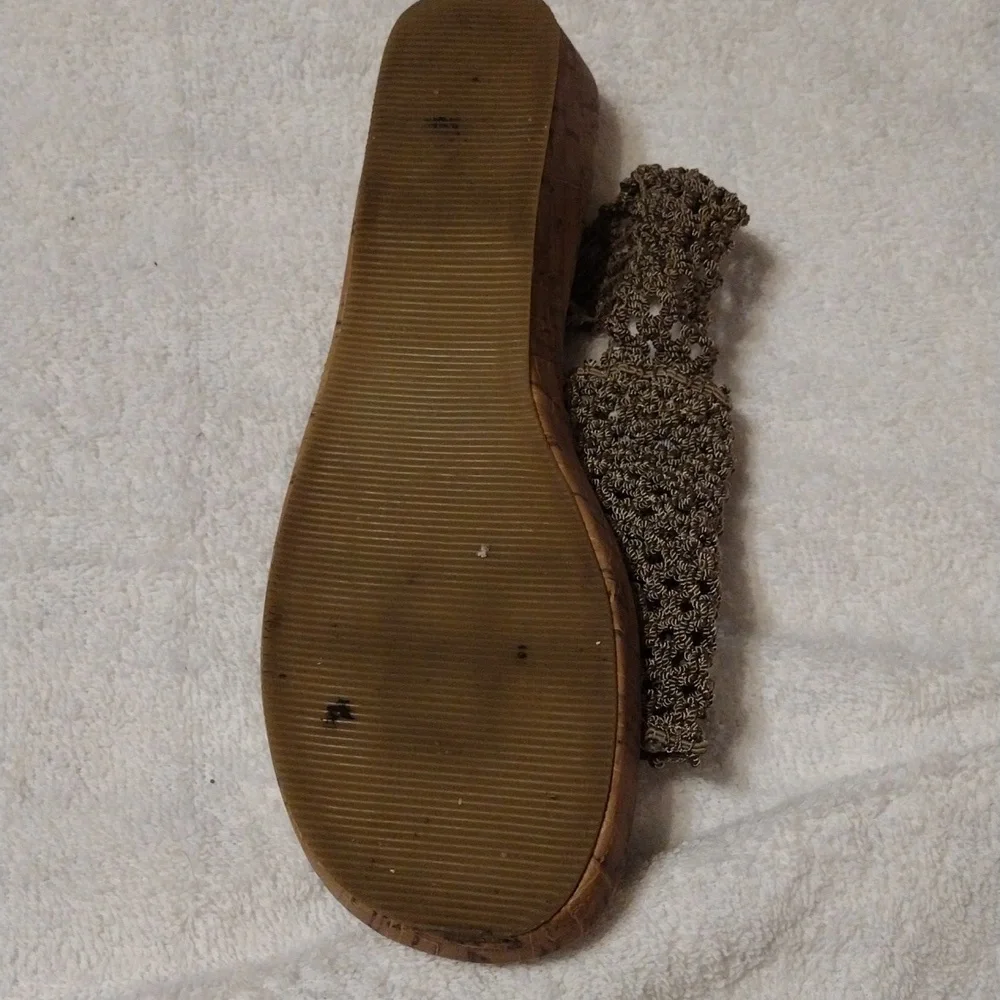 Vintage, Avon Women's crocheted slingback sandals in Brown. - Picture 5 of 8